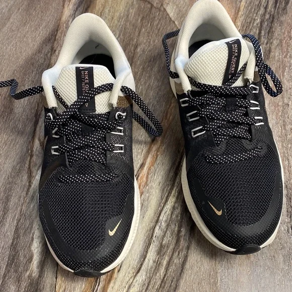 Womens size 6 shoes - Picture 3 of 5